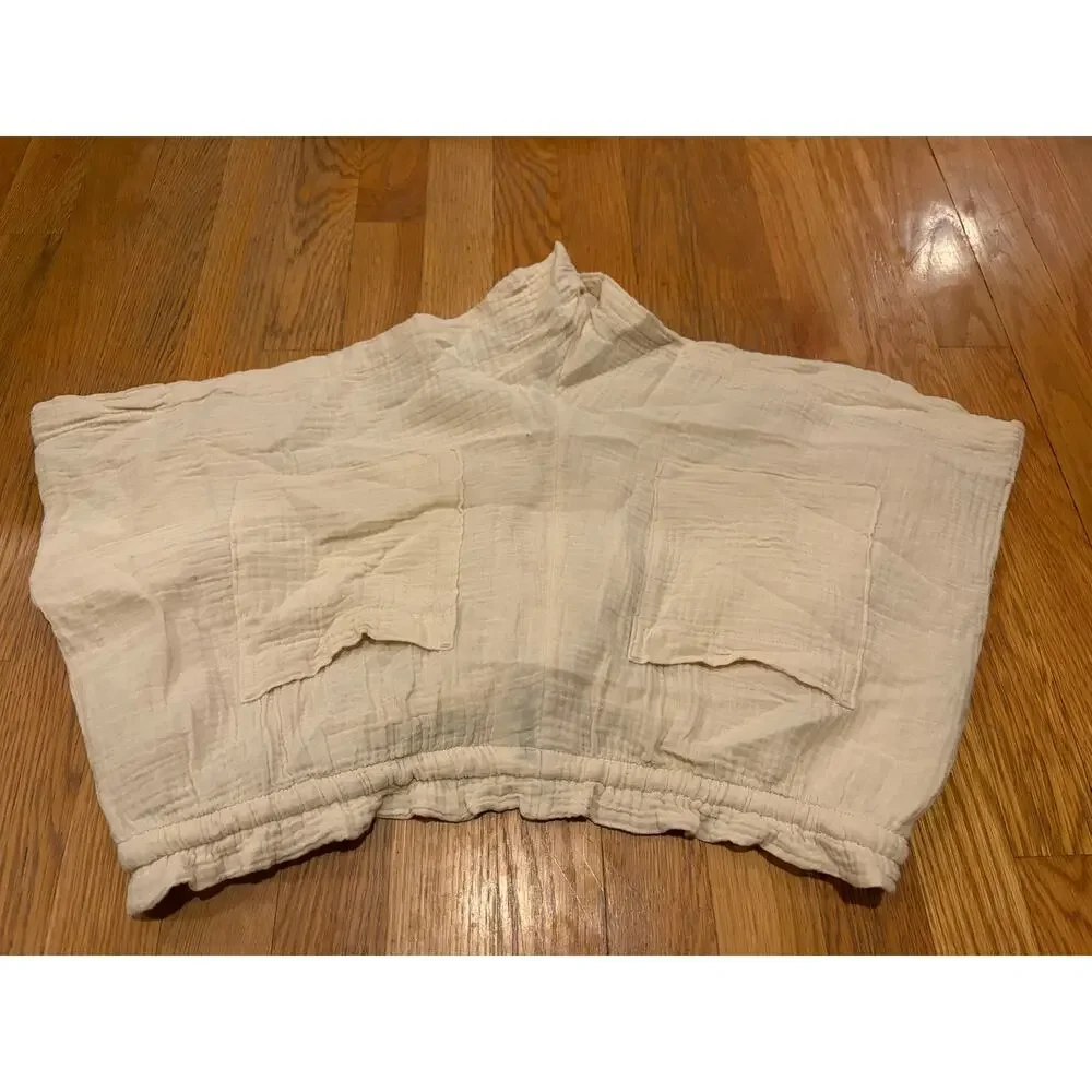 Universal Thread womens large beige shorts